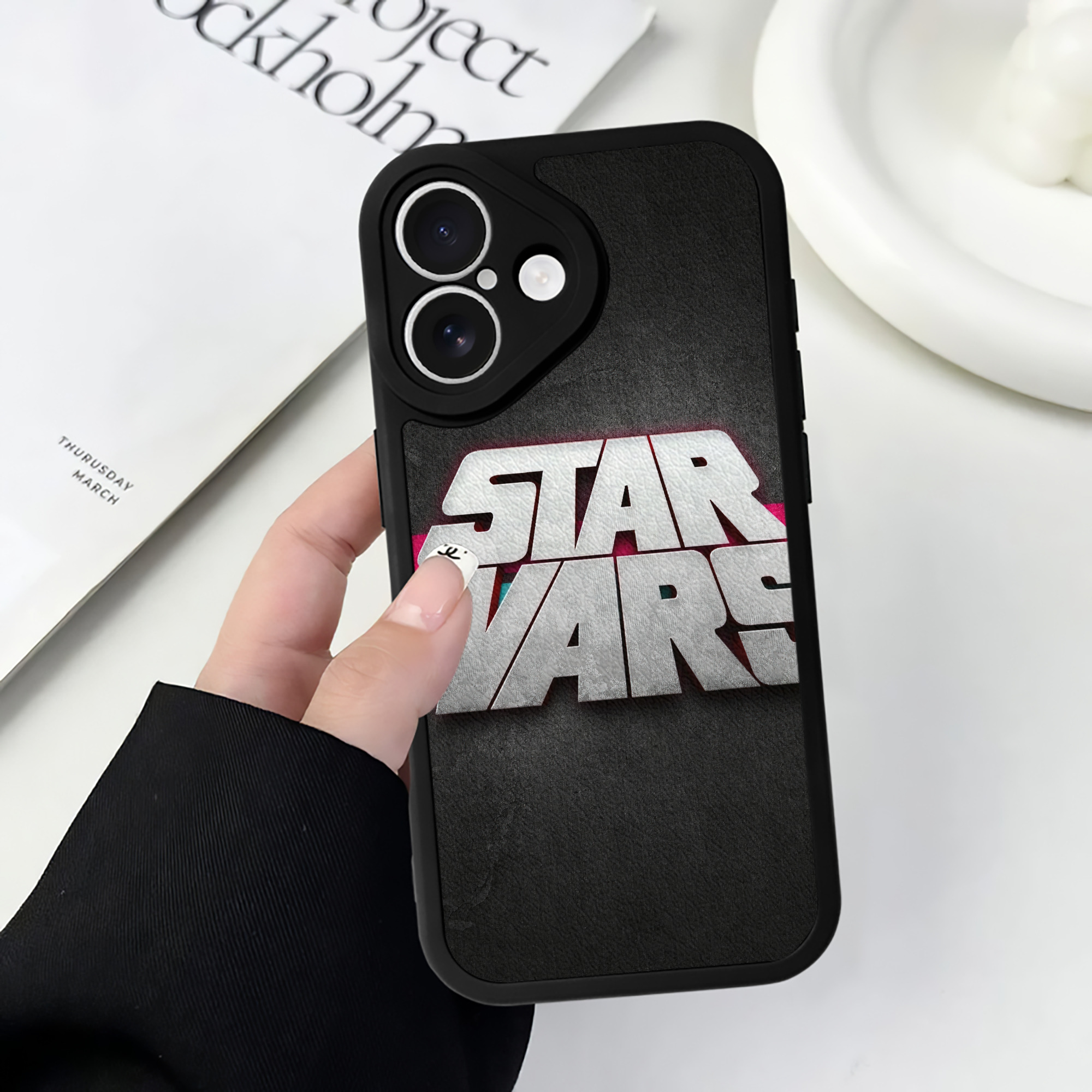 （画像用） スター・ウォーズ Star Wars 【iPhone 16シリーズ対応】シリコンスマホケース（レザー調） 材質：シリコン
